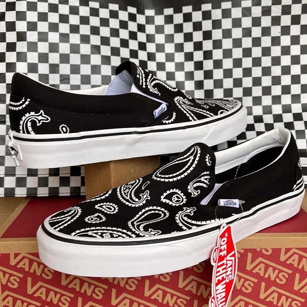 Vans WMNS Classic Slip On Peace Paisley Black/True White  sneakers